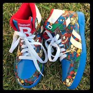Reebok Boys Size 13 Marvel Avenger Hightops